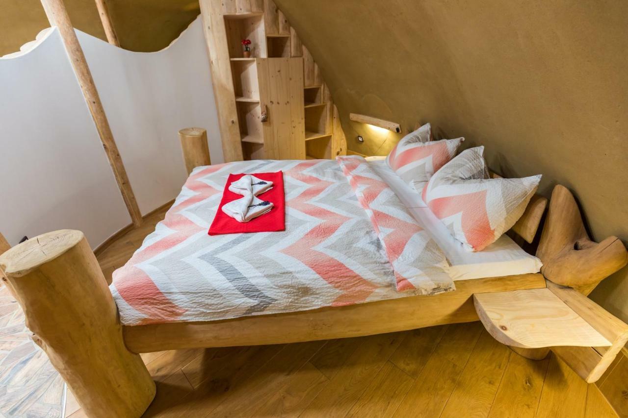 Apartma Zemljanka 柳托梅尔 外观 照片